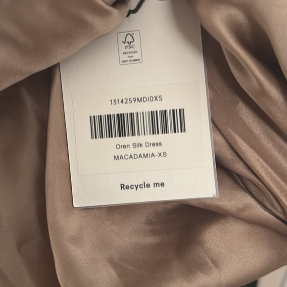 Reformation Oren Silk Dress Macadamia Size. XS New w/Tags - Picture 8 of 8
